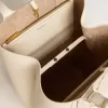 24/7 Bag North South aus butterfarbenem Leder mit verstellbaren Henkeln