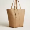 24/7 Bag North South aus cappuccinofarbenem Leder mit verstellbaren Griffen