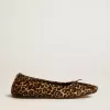 Amy Ballerinas aus beigem Ponyfell mit Leopardenmuster