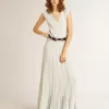 Babyblaues Damenkleid mit vertikalem Streifenmuster Babyblaues Damenkleid mit vertikalem Streifenmuster