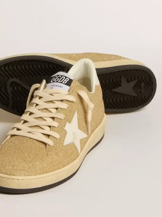 Ball Star aus goldenen Swarovski-Kristallen mit milchweißem Lederstern