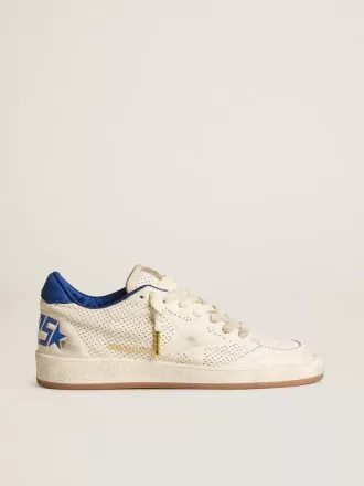 Ball Star aus perforiertem Nappaleder mit weißem Stern und blauer Nylon-Fersenlasche