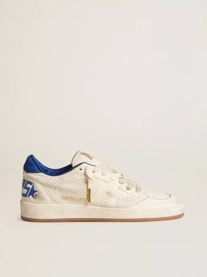 Ball Star aus perforiertem Nappaleder mit weißem Stern und blauer Nylon-Fersenlasche