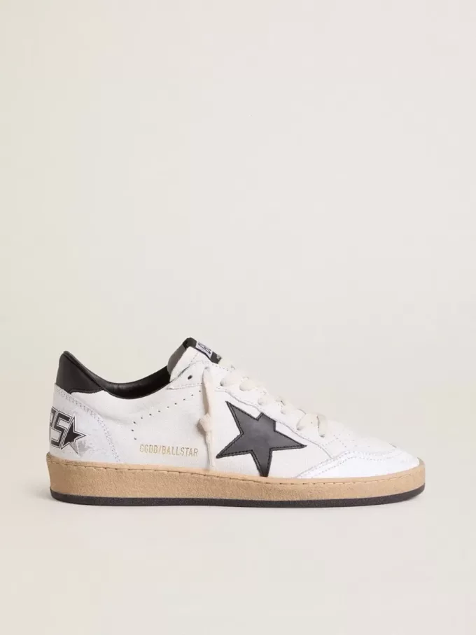 Ball Star für Damen aus Nappaleder mit schwarzem Stern und schwarzer Fersenlasche