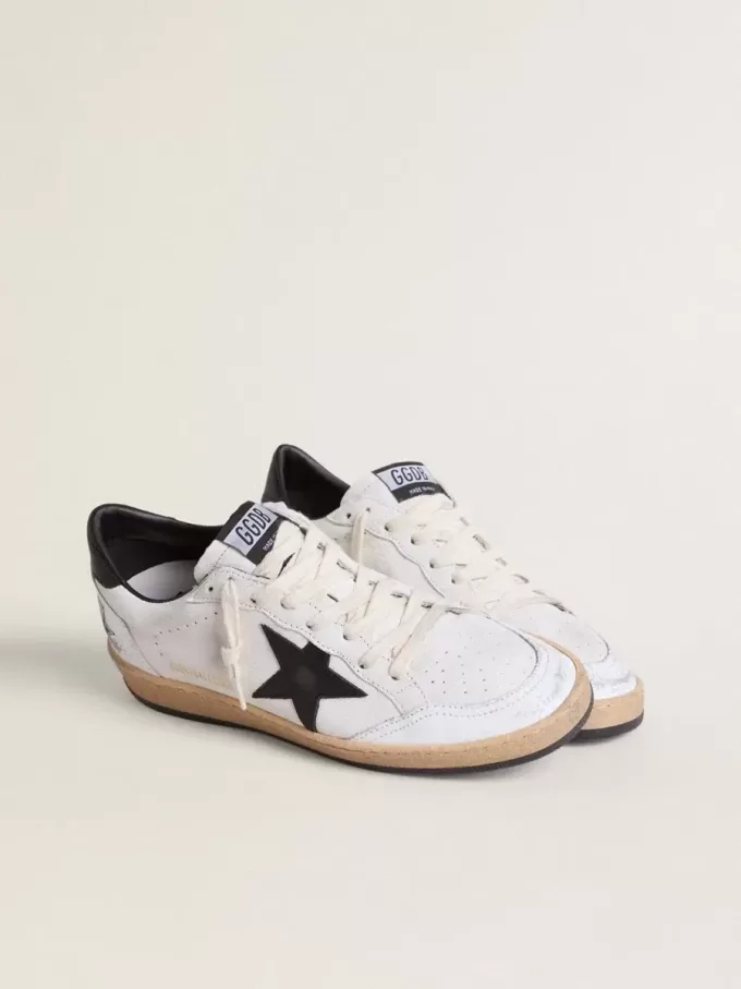 Ball Star für Damen aus Nappaleder mit schwarzem Stern und schwarzer Fersenlasche