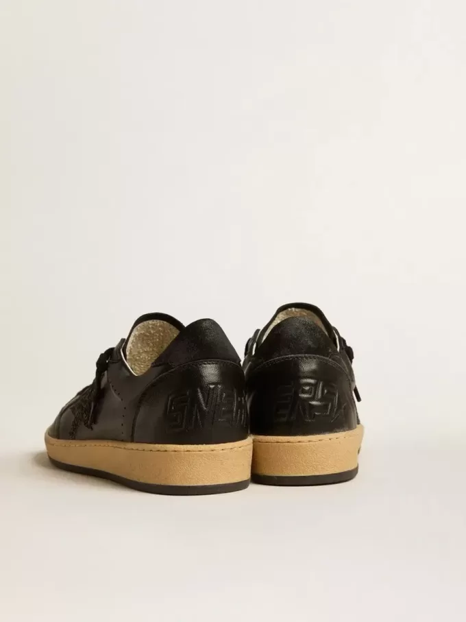Ball Star für Damen aus schwarzem Nappaleder mit schwarzem Glitzerstern und Fersenlasche aus Wildleder Ball Star für Damen aus schwarzem Nappaleder mit schwarzem Glitzerstern und Fersenlasche aus Wildleder