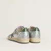 Ball Star für Damen aus silbernem Nylon mit grünem Lederstern und Fersenlasche Ball Star für Damen aus silbernem Nylon mit grünem Lederstern und Fersenlasche