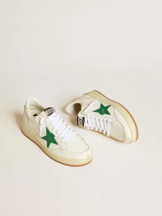 Ball Star für Damen mit grünem Lederstern und metallischer Lederlasche am Absatz Ball Star für Damen mit grünem Lederstern und metallischer Lederlasche am Absatz
