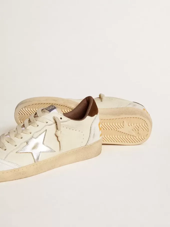 Ball Star LTD aus Nappaleder mit metallischem Lederstern und Fersenlasche aus Wildleder