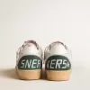 Ball Star LTD aus weißem Crackle-Leder und Mesh mit Stern aus Wildleder