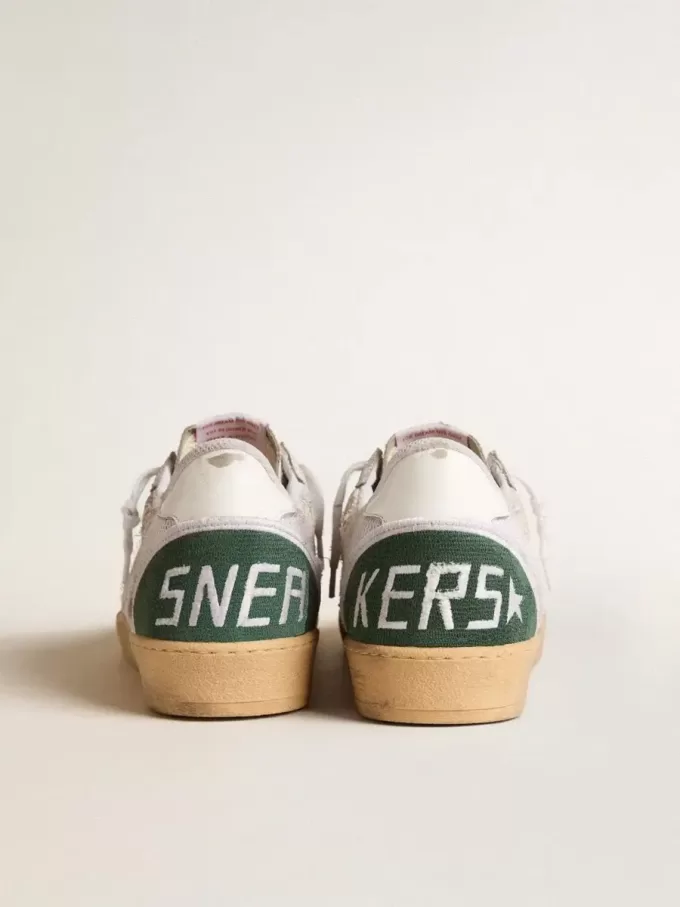 Ball Star LTD aus weißem Crackle-Leder und Mesh mit Stern aus Wildleder