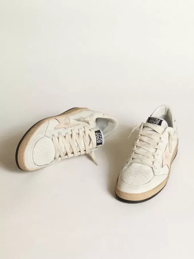 Ball Star LTD aus weißem Nappa mit lachsrosa Nappa-Stern