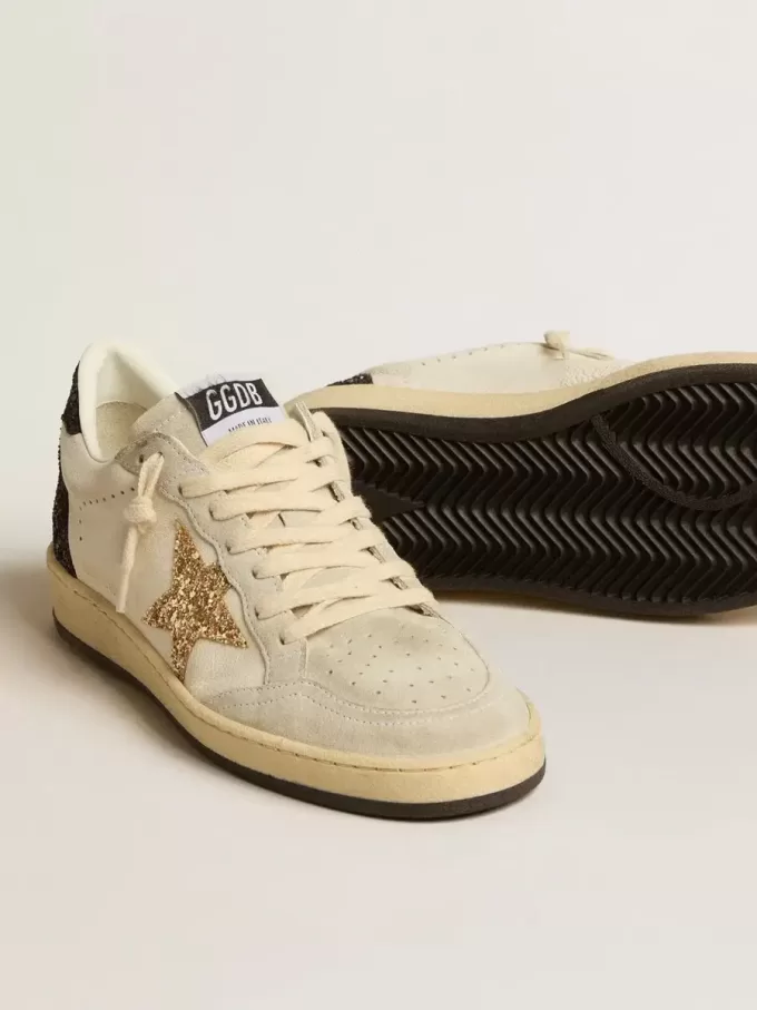 Ball Star LTD für Damen aus Nappa und Wildleder mit Glitzerstern und schwarzer Fersenlasche Ball Star LTD für Damen aus Nappa und Wildleder mit Glitzerstern und schwarzer Fersenlasche