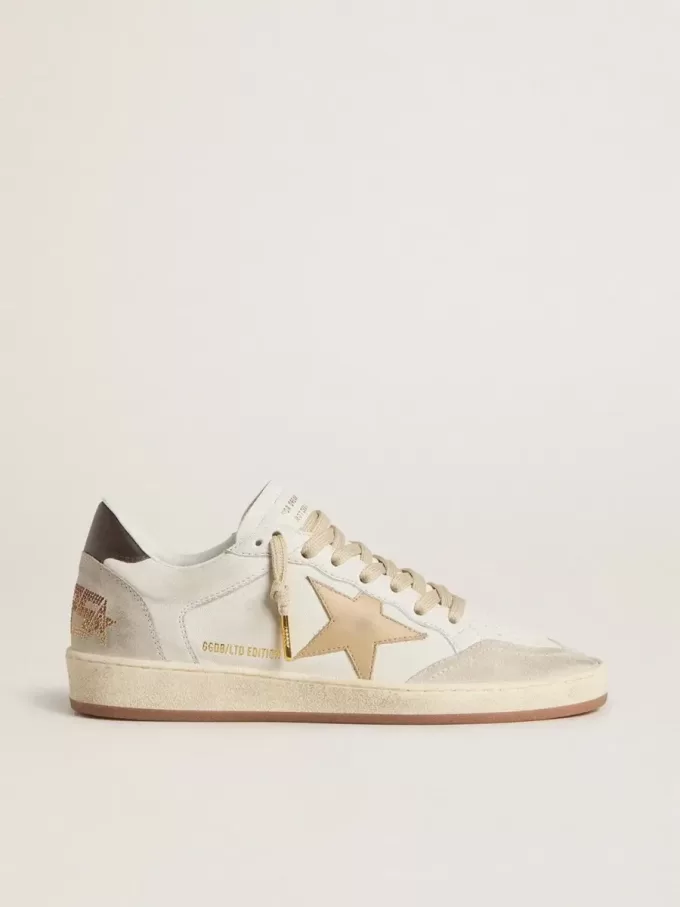 Ball Star LTD für Damen mit goldenem Stern und schwarzer Fersenlasche Ball Star LTD für Damen mit goldenem Stern und schwarzer Fersenlasche