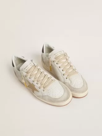 Ball Star LTD für Damen mit goldenem Stern und schwarzer Fersenlasche Ball Star LTD für Damen mit goldenem Stern und schwarzer Fersenlasche