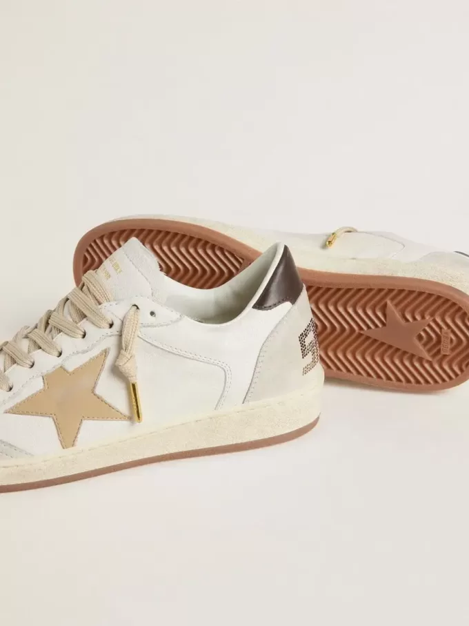 Ball Star LTD für Damen mit goldenem Stern und schwarzer Fersenlasche Ball Star LTD für Damen mit goldenem Stern und schwarzer Fersenlasche