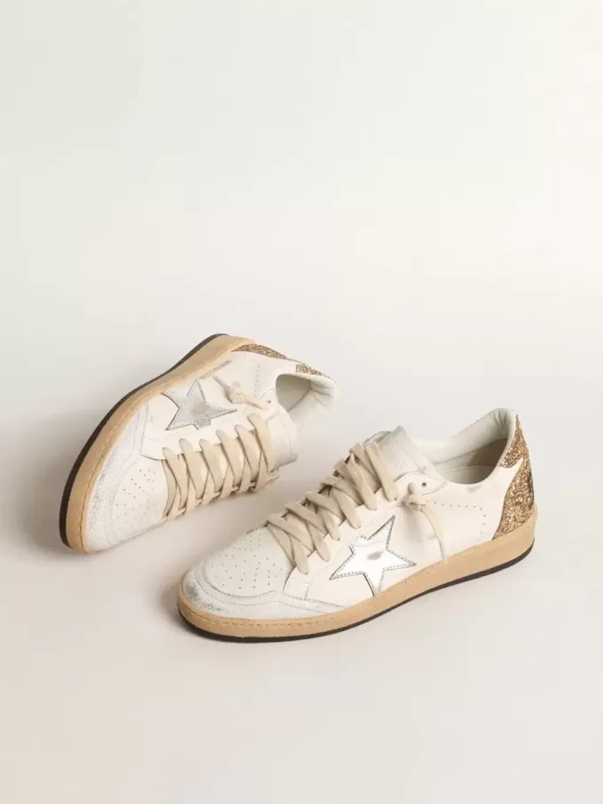 Ball Star mit metallischem Lederstern und glitzernder Fersenlasche Ball Star mit metallischem Lederstern und glitzernder Fersenlasche
