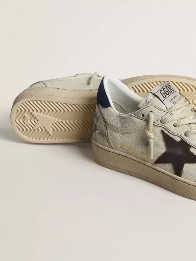 Ball Star mit schwarzem Stern und blauem Wildleder-Fersenlasche