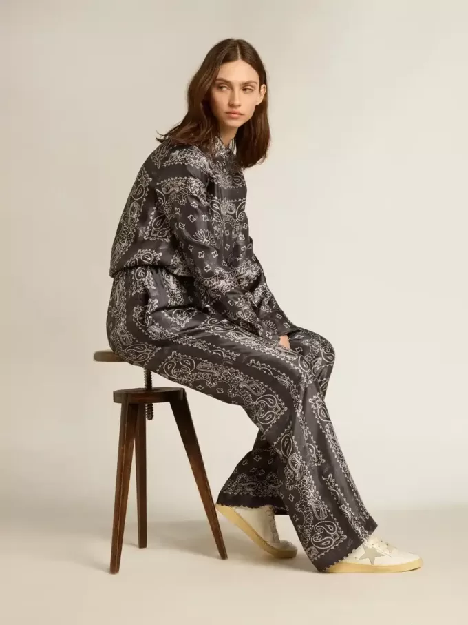 Ball Star mit Stern aus Wildleder und Fersenlasche aus Metallic-Leder Ball Star mit Stern aus Wildleder und Fersenlasche aus Metallic-Leder