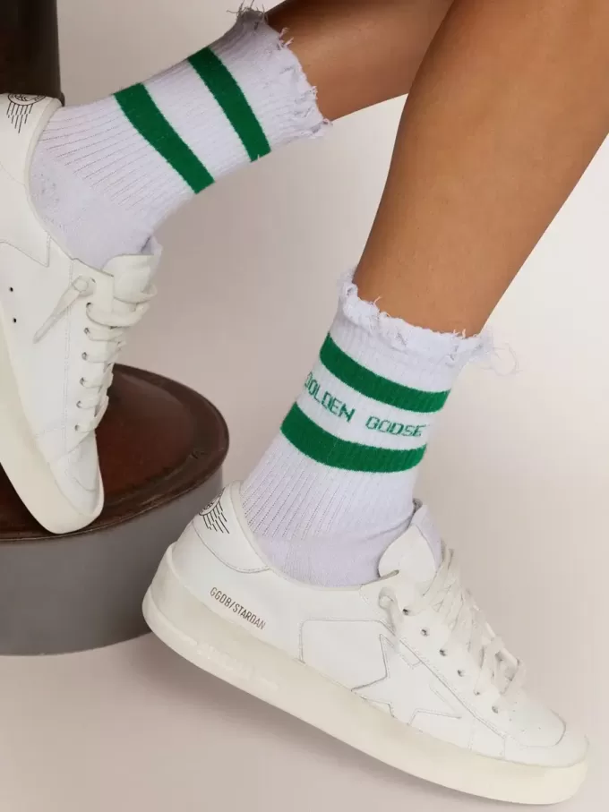 Baumwollsocken mit Distressed-Finish, grünen Streifen und Logo