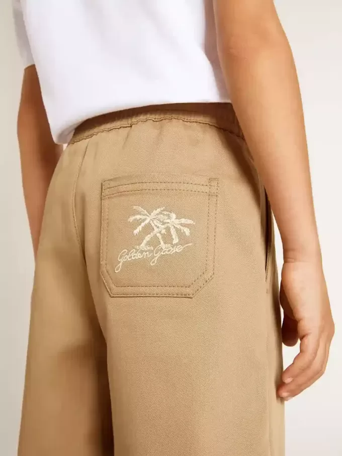 Beigefarbene Baumwollshorts für Jungen