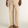 Beigefarbene Herren-Chinos mit Used-Look-Finish Beigefarbene Herren-Chinos mit Used-Look-Finish