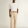 Beigefarbene Herren-Chinos mit Used-Look-Finish Beigefarbene Herren-Chinos mit Used-Look-Finish