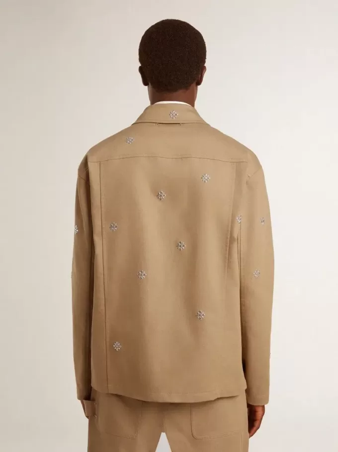 Beigefarbene Herrenjacke mit Blumenstickerei und durchgehendem Reißverschluss Beigefarbene Herrenjacke mit Blumenstickerei und durchgehendem Reißverschluss