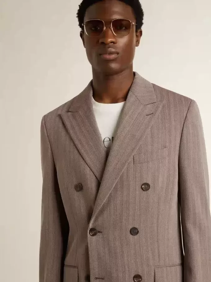 Beiger Herrenblazer aus Wollmischung mit Chevron-Muster und doppelter Knopfleiste