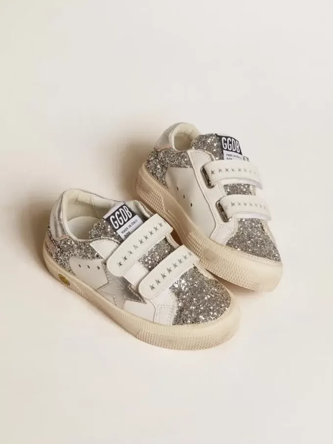 Biobasierter May Teen in Glitzeroptik mit silbernem Stern und Fersenlasche