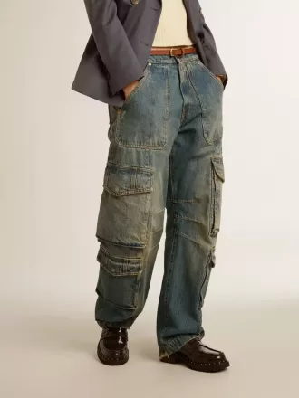 Blaue Jeans mit Used-Look