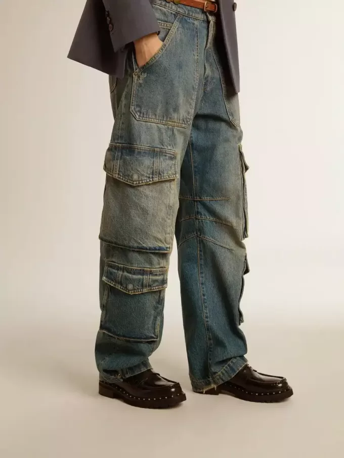 Blaue Jeans mit Used-Look Blaue Jeans mit Used-Look