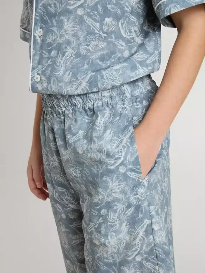 Blaue Shorts für Jungen mit weißem Aufdruck