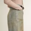 Boyfriend-Jeans für Damen mit Used-Effekt, Sandwaschung und Nieten
