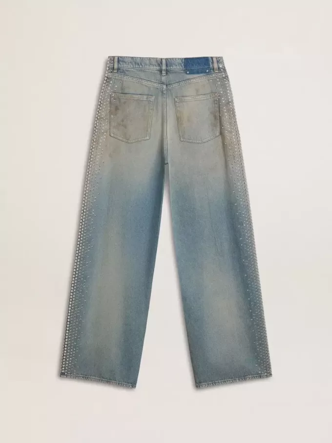 Boyfriend-Jeans für Damen mit Used-Effekt, Sandwaschung und Nieten