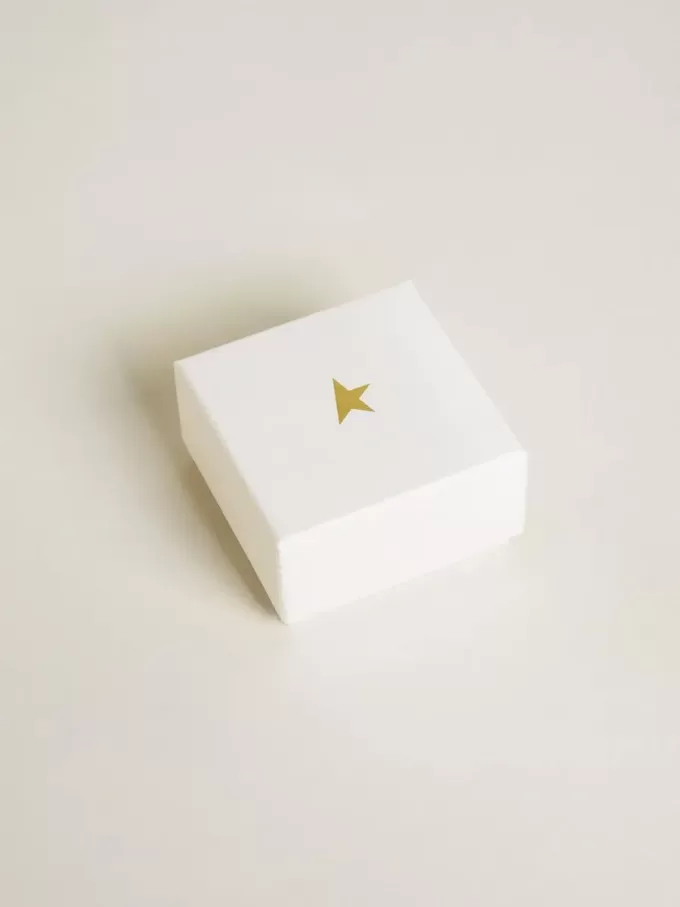 Buchstabe S-Anhänger aus goldfarbenem Messing mit Kristallen Buchstabe S-Anhänger aus goldfarbenem Messing mit Kristallen