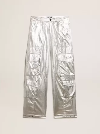 Cargohose aus silbernem Funktionsstoff