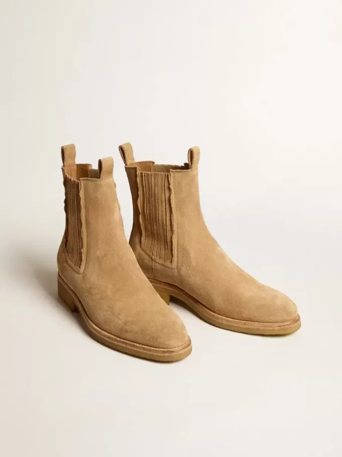 Chelsea-Stiefel aus tabakfarbenem Wildleder Chelsea-Stiefel aus tabakfarbenem Wildleder