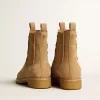 Chelsea-Stiefel aus tabakfarbenem Wildleder Chelsea-Stiefel aus tabakfarbenem Wildleder