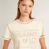 Cremefarbenes Damen-T-Shirt mit verblassten roten Akzenten