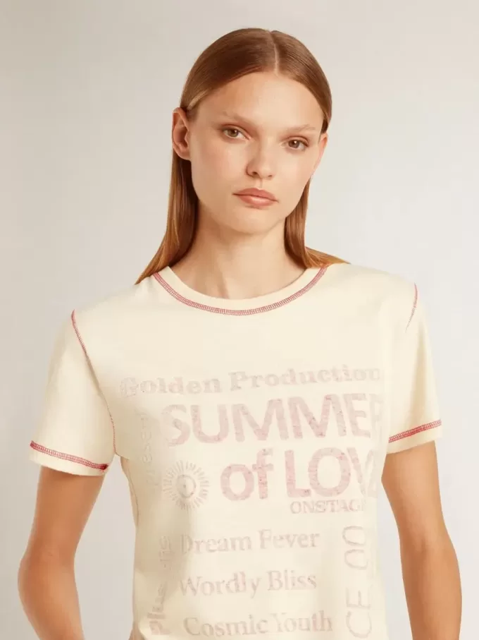 Cremefarbenes Damen-T-Shirt mit verblassten roten Akzenten
