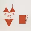 Damen-Bikini aus ziegelrotem geripptem Jersey mit Schnürung und goldenen Details