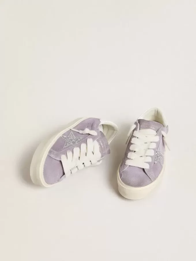 Damen-Hi-Star aus violettem Wildleder mit silbernem Glitzerstern