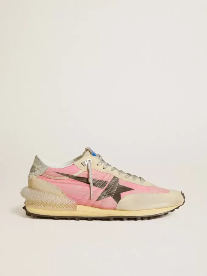 Herren-Marathon aus rosa Nylon und goldenem Wildleder mit schwarzem Sternaufdruck