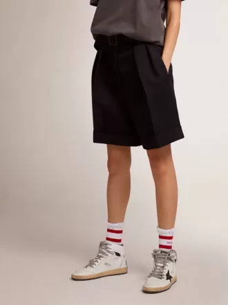 Damen-Shorts aus schwarzer Wollgabardine mit Taillengürtel