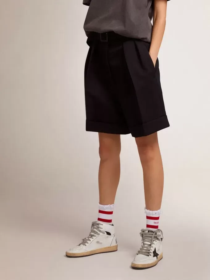Damen-Shorts aus schwarzer Wollgabardine mit Taillengürtel