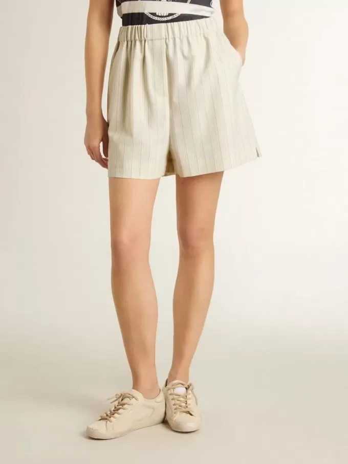 Damen-Shorts aus Wollmischung mit weißen und grauen Nadelstreifen Damen-Shorts aus Wollmischung mit weißen und grauen Nadelstreifen