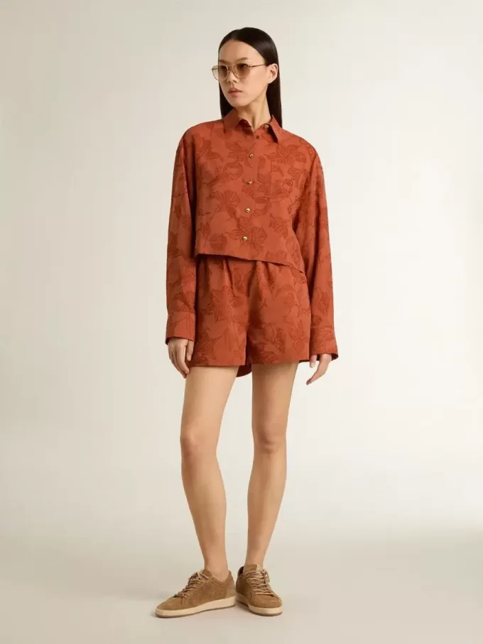 Damen-Shorts aus ziegelrotem Jacquard mit maritimem Blumenmuster