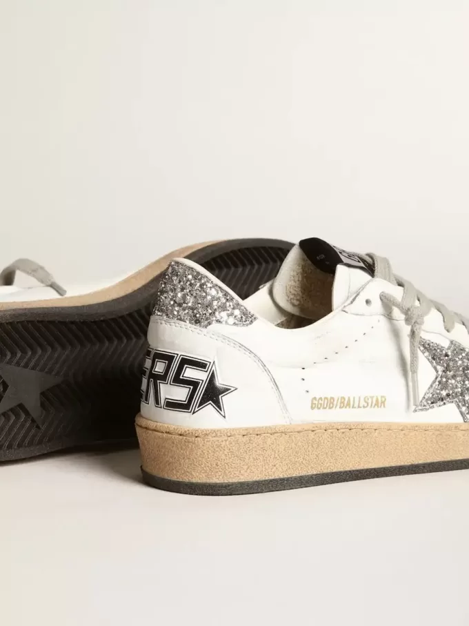 Damen-Sneaker „Ball Star” aus Nappaleder mit weißem Stern und glitzernder Fersenlasche Damen-Sneaker „Ball Star” aus Nappaleder mit weißem Stern und glitzernder Fersenlasche