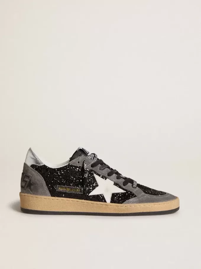 Damen-Sneaker „Ball Star” in Glitzeroptik mit Lederstern und metallischer Lederlasche am Fersenbereich Damen-Sneaker „Ball Star” in Glitzeroptik mit Lederstern und metallischer Lederlasche am Fersenbereich